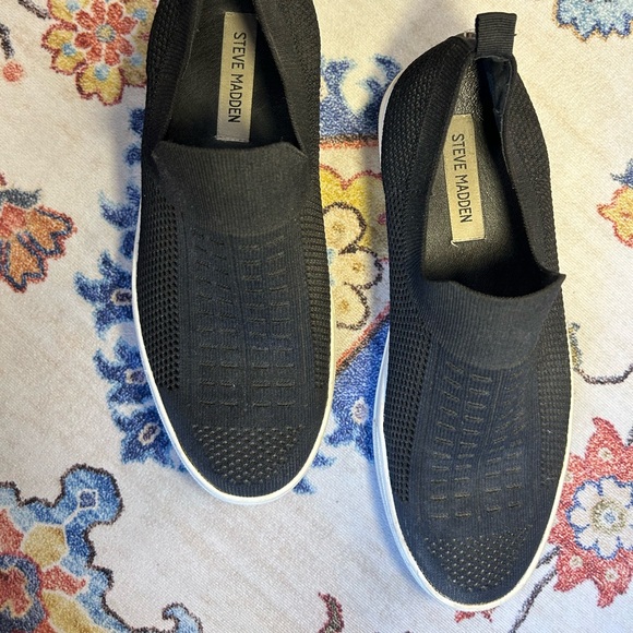 Steve Madden Daray Black Knit sneakers - Picture 4 of 6